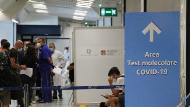 Затягат мерките за влизащите в Гърция заради Ковид-19 - Bgonair