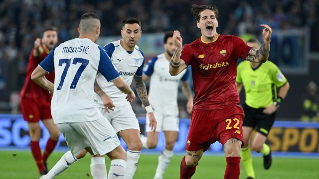 Полузащитникът на Рома Николо Дзаниоло обмисля да съди клуба пише