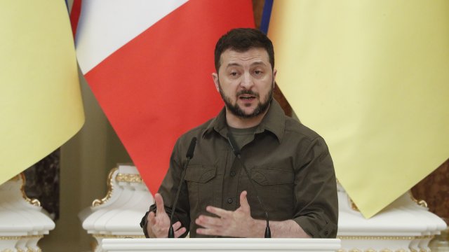 Украинският президент Володимир Зеленски смени ръководителя на Силите за териториална