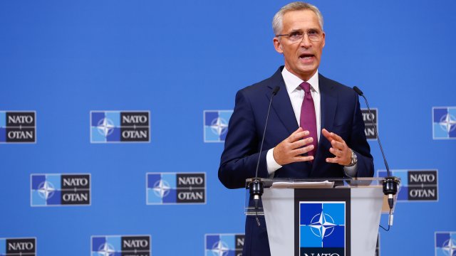 Генералният секретар на НАТО Йенс Столтенберг пристига на тридневно посещение