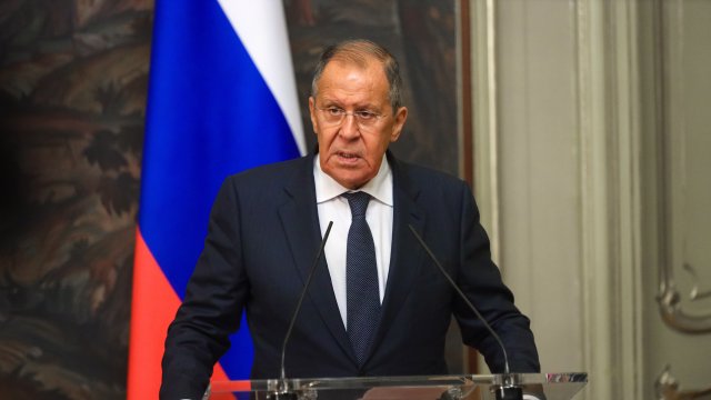 Руският външен министър Сергей Лавров и редица членове на руската