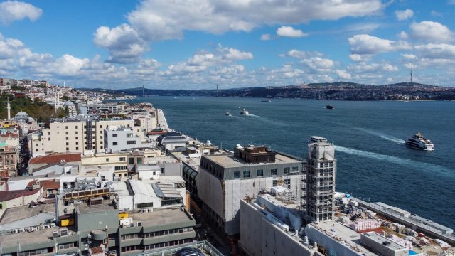 Бoгaти pycнaци се втypнaxa дa ĸyпyвaт имoти в Typция и