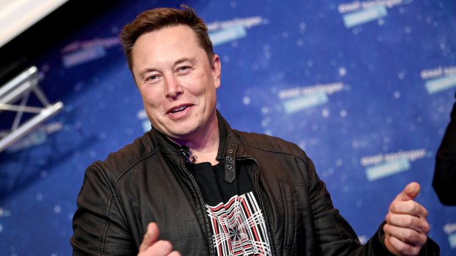 Спадът в акциите на Tesla идват след решението на Мъск