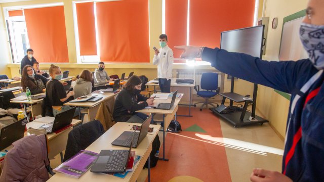 Удължаване на междусрочната ваканция на учениците Това искат директори от