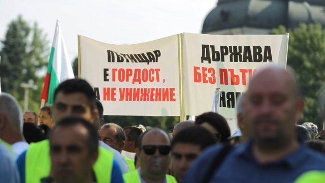 Не е вярно че пътностроителните фирми са свалили правителството на