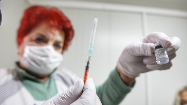 Първите изпитания на ваксина срещу Ковид 19 насочена към различен