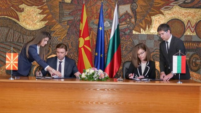 София и Скопие подписаха двустранния протокол като част от пакет