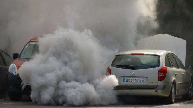 Глобалните емисии на автомобилната индустрия са средно с 50 по високи