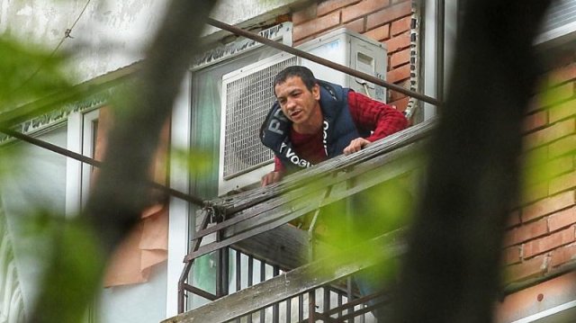 Отново е задържан мъжът който се беше барикадирал в столичния