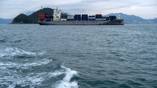 Четири патрулни кораба на китайската морска полиция влязоха в събота