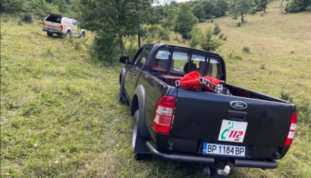 Спасителите достигнаха до тялото на мъжа който пропадна в пропаст