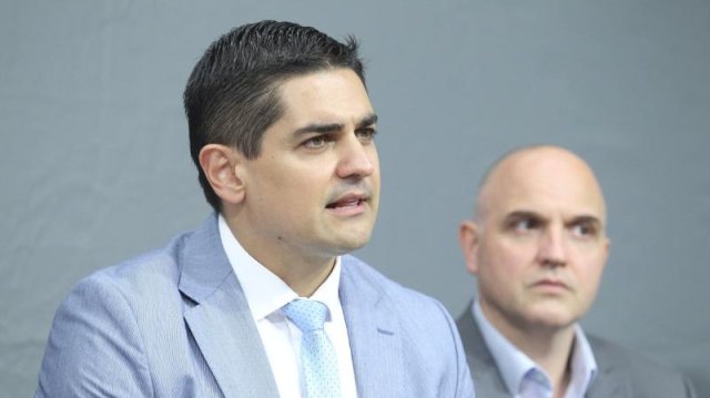 На закрито заседание правителството в оставка е обсъждало изгонването на