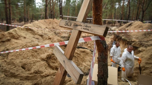 Ръководителят на европейската дипломация Жозеп Борел и френският президент Еманюел