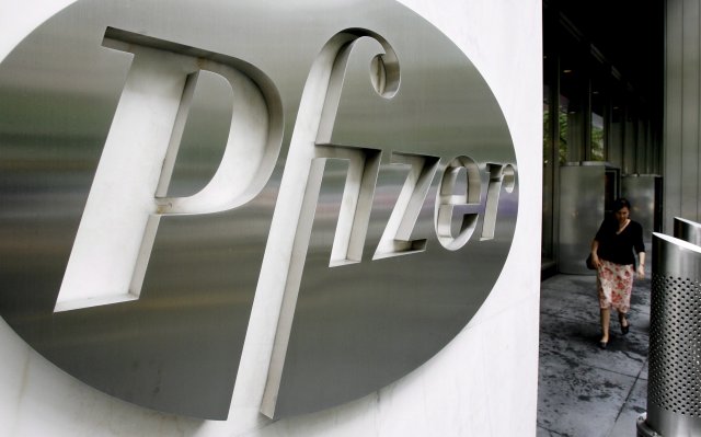 Изпълнителният директор на фармацевтичната корпорация Pfizer Алберт Бурла обяви чрез своя