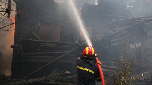 Мощна експлозия избухна малко преди 9 00 ч днес във фабрика