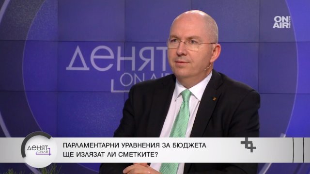 Кабинетът ще предложи 780 лв минимална заплата от 1 януари