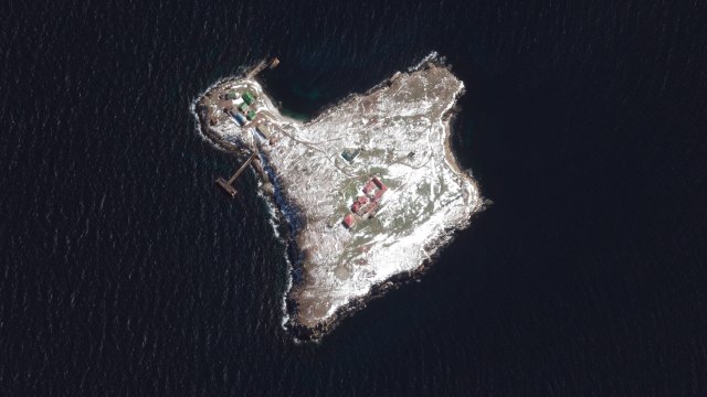 Змийският остров малка ивица земя в Черно море с