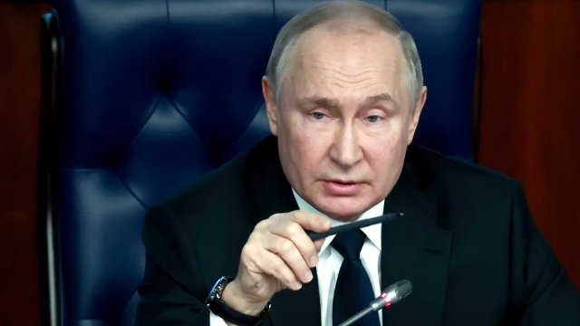 Руският президент Владимир Путин упълномощи правителството да издава временни разрешения