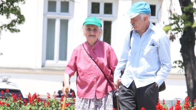 Пенсиите на 3869 пенсионери за 1 541 650 лв са