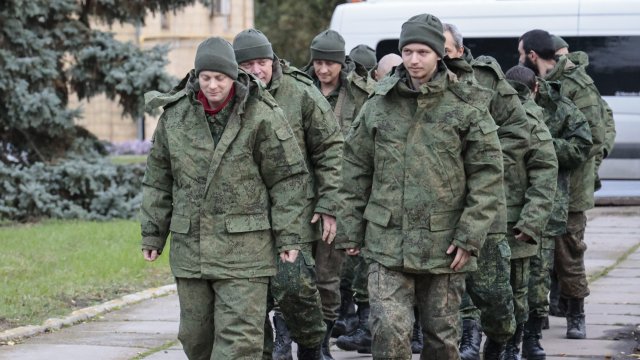 След преговори Киев върна на Москва деветима руски военнопленници съобщи