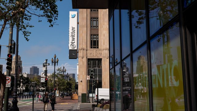 Twitter прибягва до контрамерки за да се защити от поглъщането