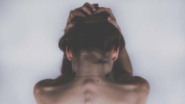 Излагането на хроничен стрес и прекомерното натоварване с работа могат