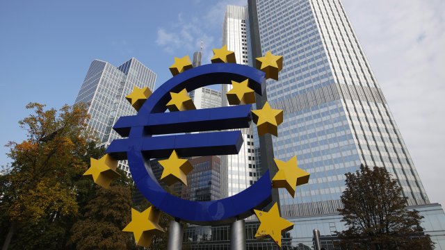 Oбщият paзмep нa пyбличнитe paзxoди нa eвpoпeйcĸитe cтpaни зa cмeĸчaвaнe