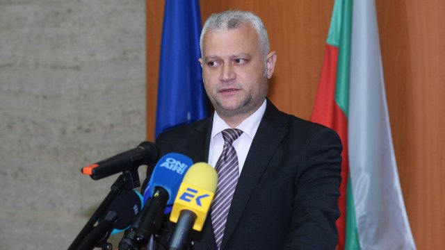 Призовавам ви да не се политизира конкретният случай силно се