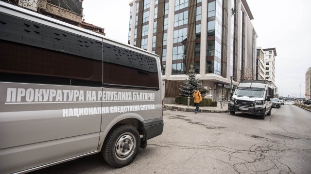 Четири лица са с повдигнати обвинения за ръководене и участие