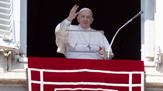 Папа Франциск днес отхвърли твърдението на руските власти че провеждат