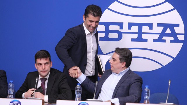 Продължаваме промяната започва разговорите за нова коалиция от поне 121