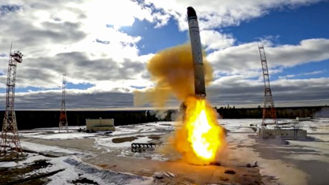 Директорът на Роскосмос Дмитрий Рогозин заплаши България с ядрена ракета