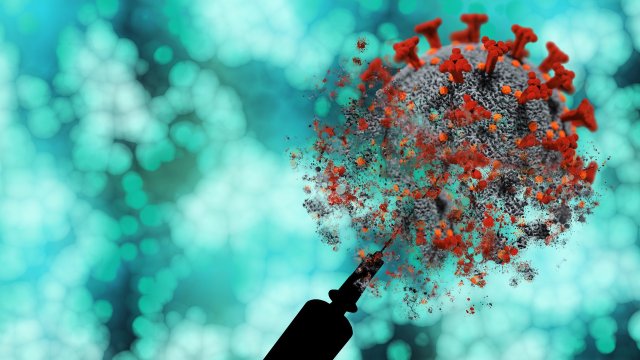 Защо експертите постоянно менят мненията си за Ковид 19 ваксините и