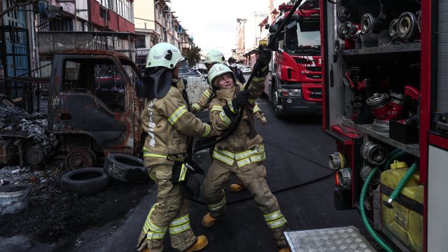 Пожар е избухнал в пететажна сграда в квартал Гюнгьорен в