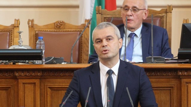 Народното събрание събра кворум Заседанието беше открито от временния председател Мирослав