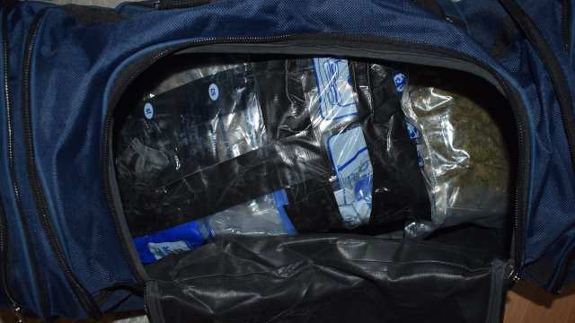 Около 3 кг марихуана са задържани от жандармерията при проверка