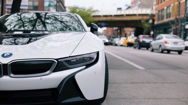 Изглежда че Tesla не е единствената марка чиито коли сами