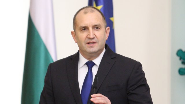 Президентът Румен Радев подписа указ за назначаването на Габриела Наплатанова Русева