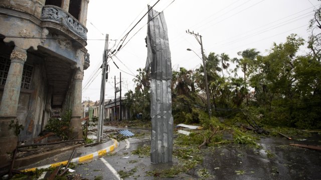 Ураганът Иън се засили до четвърта категория по петстепенната скала