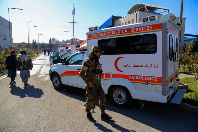 Най малко 15 души са убити а 27 са ранени при