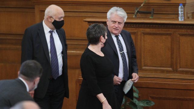 На петъчния парламентарен контрол министърът на вътрешните работи Бойко Рашков
