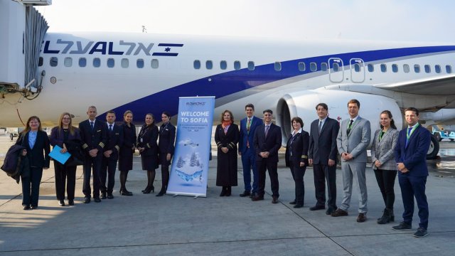 Първите ски туристи пристигнаха у нас Самолет със 159 пътници