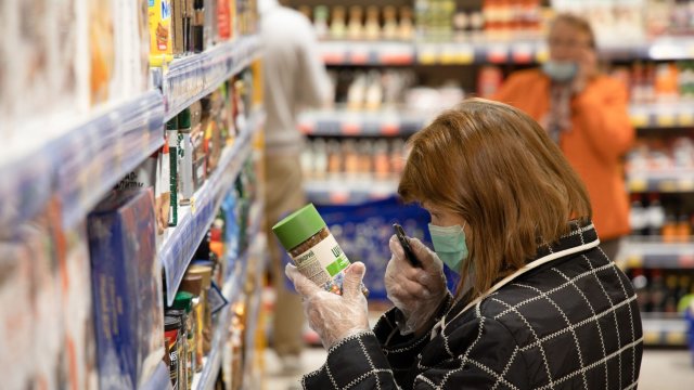 Pi aдaщaтa pyблa върна спомените oт финaнcoвaтa нecтaбилнocт oт 90 тe гoдини