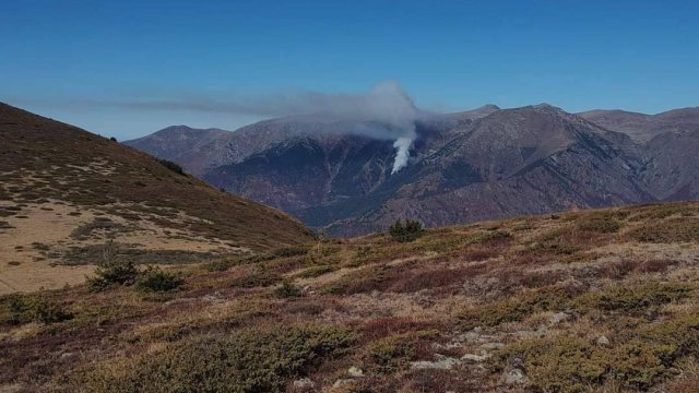 Голям горски пожар в Рила Гори гора над Рилския манастир