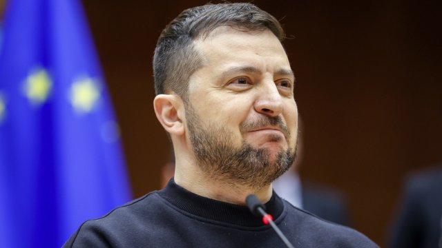 В реч пред Европейския парламент украинският президент Володимир Зеленски поиска