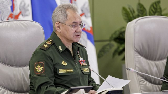 Русия контролира разположените в Беларус ядрени оръжия?