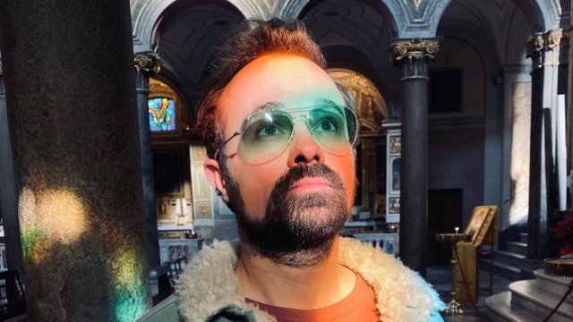 Роденият в Русия медиен магнат Евгений Лебедев използва страниците на