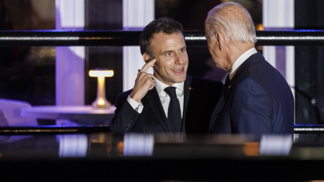 Френският президент Еманюел Макрон е на първо посещение в Съединените