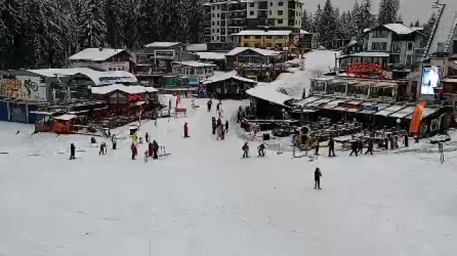 В зимните курортите заваля сняг Това е първият сериозен снеговалеж за този