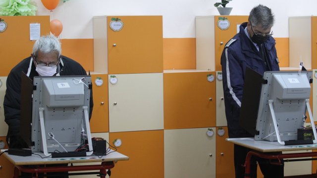 Лека полека наваксва и може да тръгне към нивата от април